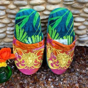 💤VERSACE Jungle Slippers in Tropical Colors. Sz Small Authentication Tag New!